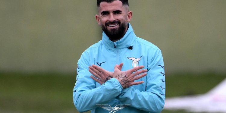 Paga e Hysajt, një shqetësim për Lazio-n, klubi kërkon blerës për mbrojtësin kuqezi