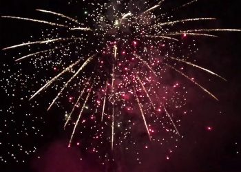 Lëndohen 20 persona nga hedhja e fishekzjarrëve, 13-vjeçarja në kryeqytet shpëton mrekullisht nga plumbi qorr