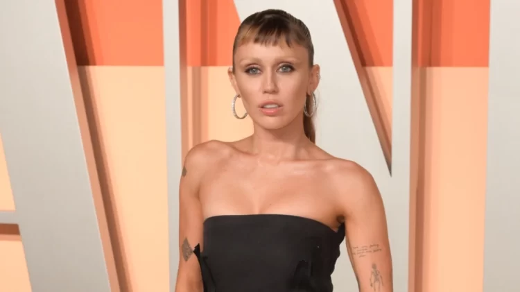 Miley Cyrus flet hapur për rikthimin në aktrim: Jam gati për një rol të ri