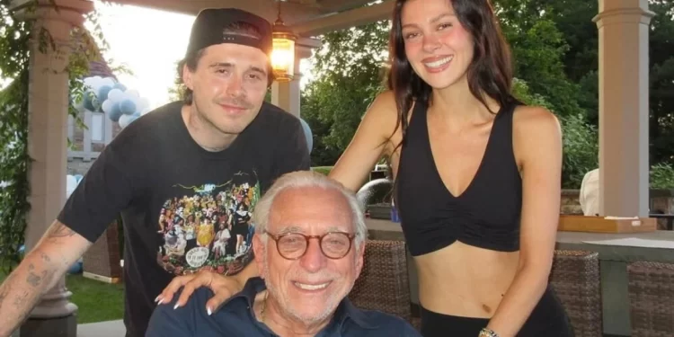 Gruaja e Brooklyn Beckham “noton” në luks, babai i jep 1 milion dollarë në muaj