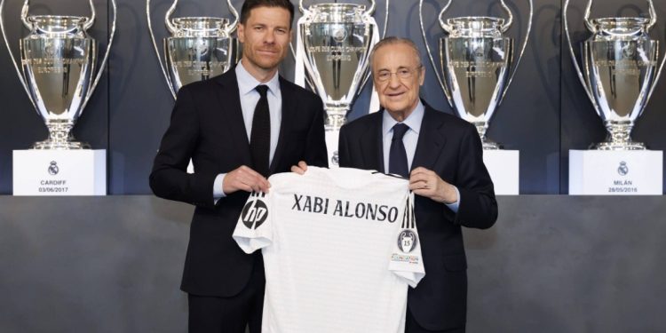 “Një rrufe”, shkarkimi i Alonso-s “tërbon” mediat, tani Perez i beson Arbeloa-s