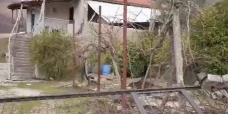 Moti i keq, dëmtohet një banesë në Dhoksat