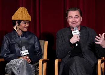 Me kë po fliste Leonardo Di Caprio në videon virale të ndarjes së çmimeve Golden Globes?