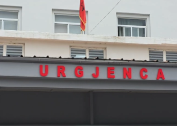 Fier, 25 të rinj përfunduan në spital të dehur gjatë ndërrimit të viteve