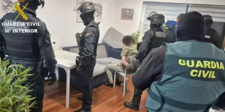 Çmontohet banda e “skifterëve” shqiptarë në Spanjë, 4 të arrestuar!