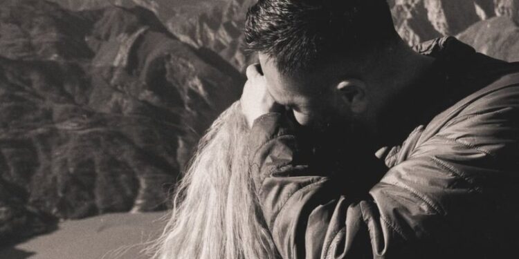 Ndarja me Xhensilën, Bes Kallaku publikon për herë të parë foto me partneren e re