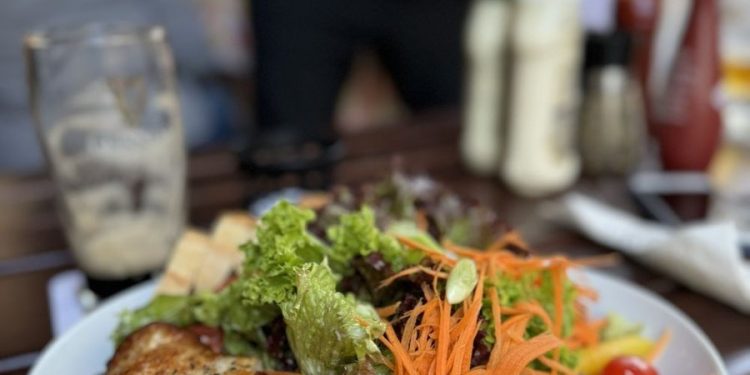 Gjumë i parehatshëm? Këto ushqime mund të ndihmojnë trupin tuaj të çlodhet