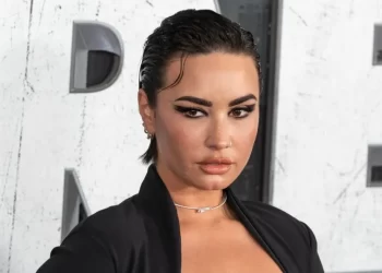 Çfarë ndodhi? Demi Lovato anulon koncertet për arsye shëndetësore