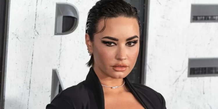 Çfarë ndodhi? Demi Lovato anulon koncertet për arsye shëndetësore