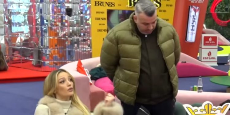 “Miri do me të kllaposur, po nuk pate puthje me…”/ Selin debaton me Rogertin: Motrat ku i ke…