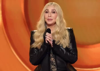 Cher bën gafën epike në Grammy 2026,shpall fitues artistin që ka ndërruar jetë prej 20 vitesh