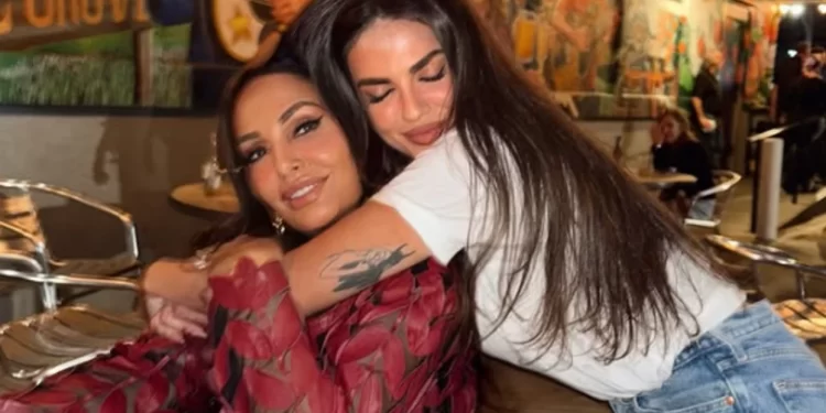 “Po të mbaj me gjithë zemrën time, mami” – Beatrix Ramosaj ndan betejën e nënës me kancerin