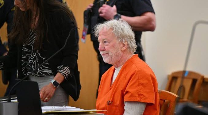 Aktori Timothy Busfield përballet me katër akuza për kontakt seksual me një fëmijë