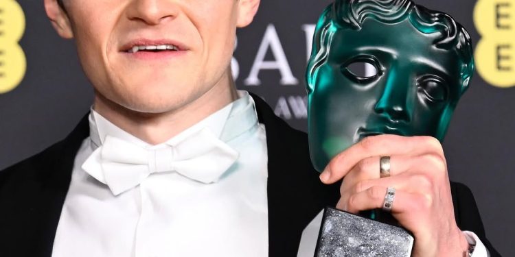 Robert Aramayo fiton BAFTA 2026 për Aktorin më të Mirë, lë pas DiCaprion dhe Chalamet
