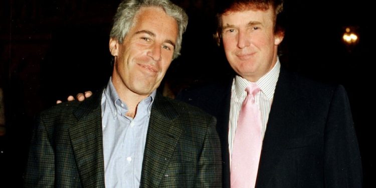 Dosja Epstein/ Trump akuzohet për abuzim seksual ndaj një të miture