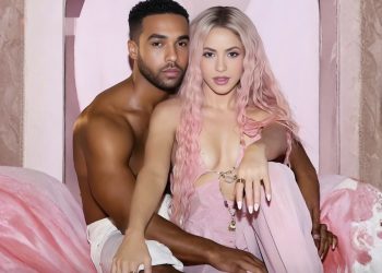 Shakira konfirmon lidhjen me aktorin 15 vite më të ri