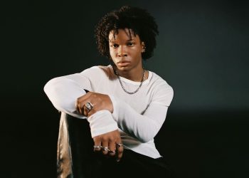 Reperi D4vd nën hetim për vdekjen e vajzës 15-vjeçare në automjetin e tij