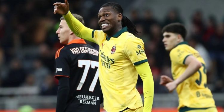 Como e Maignan trembin Milan, por Leao bën “engjëllin”, Allegri: Gara për titull? Duhet të jemi të qetë…(VIDEO)