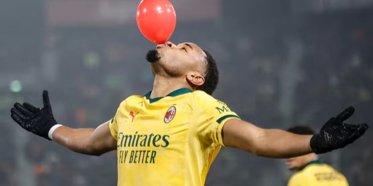 Milan perfekt ndaj Bologna, nuk lejon Inter të “arratiset”, por Allegri sheh vetëm Champions: Ky është objektivi ynë (VIDEO)