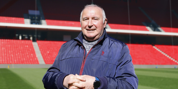 “Legjendat Flasin”/ Rrëfimi i veçantë i portierit shqiptar: Erdha Perlat, Partizani më bëri Mustë. Fanella e Kombëtares, emocion i veçantë