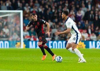 Paraqitjet e legjionarëve/ Taulant Seferi gjen rrugën e rrjetës, Qazim Laçi jep asist