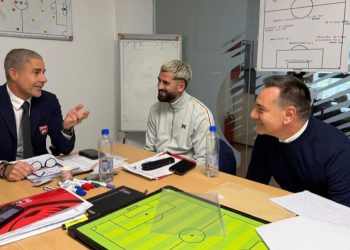 Në “ethet” e Botërorit, Sylvinho dhe stafi i tij zbresin në terren, takojnë legjionarët kuqezi