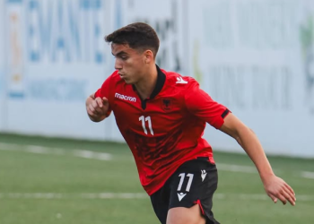 ZYRTARE/ Tirana e largoi me vetëm 6 minuta, ish-sulmuesi i Kombëtares U-21 ndryshon sërish kampionat