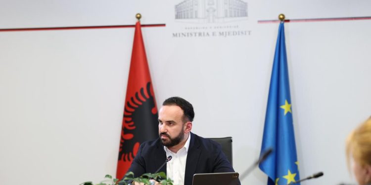 Ministri i Mjedisit: Kemi përmbyllur fazën e parë të reformës së mbetjeve, tani do fokusohemi te investimet