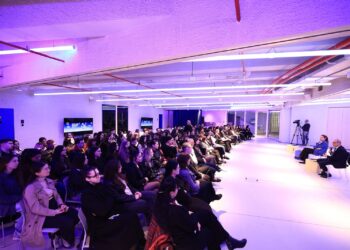 Kumbaro: 444 studentë ekselentë do të marrin pagë minimale