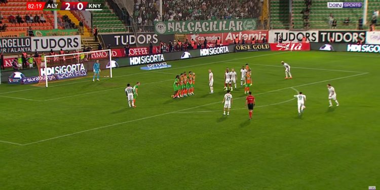 Duel emocionues me 3 gola, shqiptarët bëjnë “ligjin” në Turqi (VIDEO)