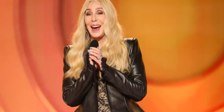 Gabimi skenik i Cher në Grammy shpalli një artist të ndjerë si fitues