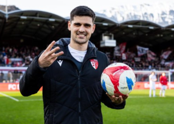 I katërti në listën e golashënuesve, sulmuesi shqiptar shkëlqen me tripletë ndaj Young Boys