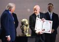 “Trump e meriton atë çmim”, Infantino nuk i trembet bojkotit, “zbutet” edhe për Rusinë (VIDEO)