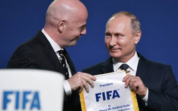 “Duhet të heqim pezullimin e Rusisë nga garat”, kreu i FIFA e thotë hapur