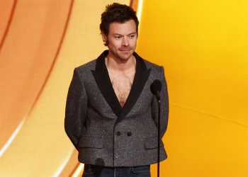 Harry Styles: Qesha në funeralin e gjyshes, më frymëzoi për këngë