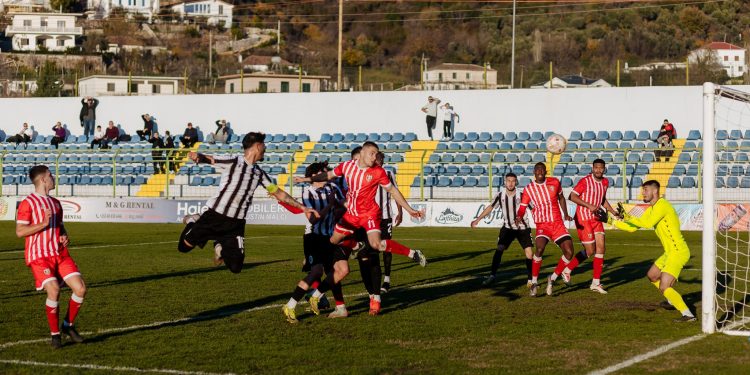 Kategoria e Parë/ 90 minuta nga skema e fazës së tretë, ja pse java e 22-të duhet të luhet në një ditë