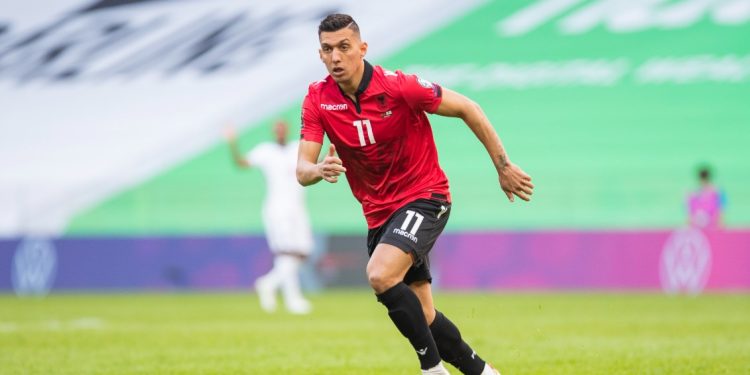 FOTO/ Të fiksuar pas shqiptarëve, Trabzonspor hidhet në sulm për Uzunin