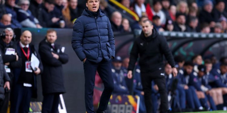 U “zhduk” ndaj Crystal Palace, trajneri i Burnley “ngrin” tifozët kuqezi, ja pse mungoi