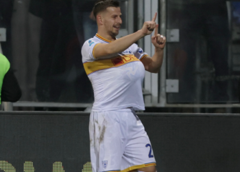 Ramadani bën “bomberin”, realizon gol fantastik: Ia dedikoj bashkëshortes, është shtatzënë (VIDEO)