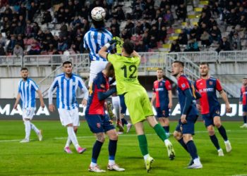 Tirana do hakmarrje, kuqeblutë dominojnë në Shkodër