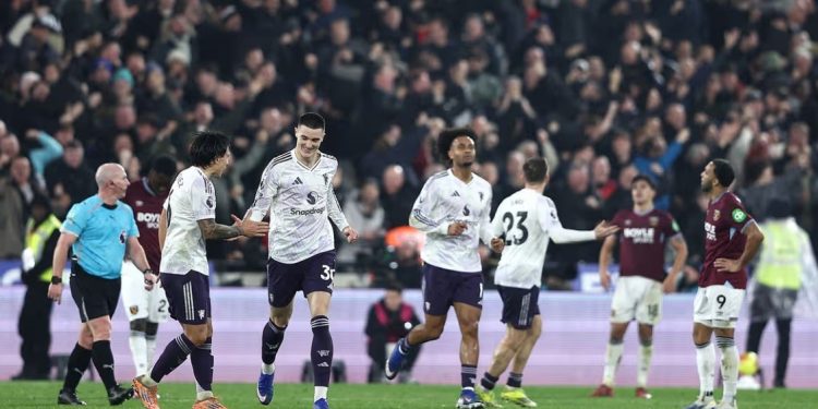 West Ham ndal United, Sesko i shpëton në limite, tifozi unik ngel pa qethur