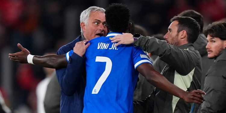 “Pse gjithnjë ai?”, Mourinho ‘thumbon’ Vinícius. Arbeloa: “I lumtur për fitoren”