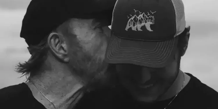 Djali i Chuck Norris emocionon me fjalët: Jam shumë krenar që jam djali yt