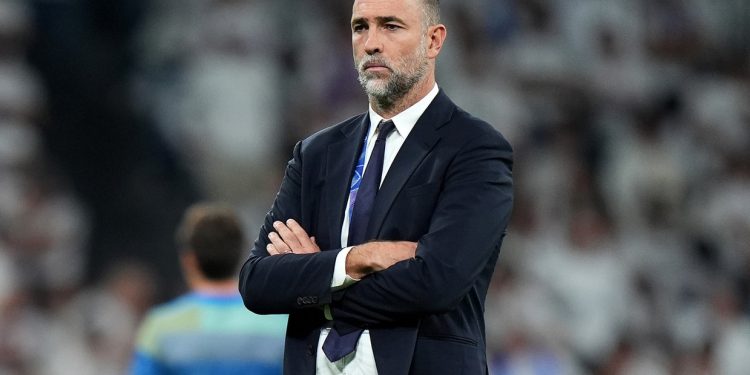 4 humbje në 4 ndeshje, Tottenham mendon shkarkimin e Tudor