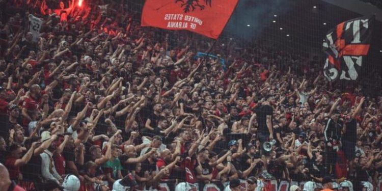 “Ndaj Polonisë nuk ka bileta për tifozët e vërtetë…”, ‘Tifozat Kuq e Zi: Ky përjashtim s’është rastësi, pasi ne nuk heshtëm