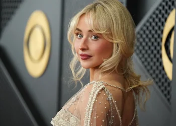 Pse Sabrina Carpenter përdori oksigjen gjatë performancës së saj në Bogota?