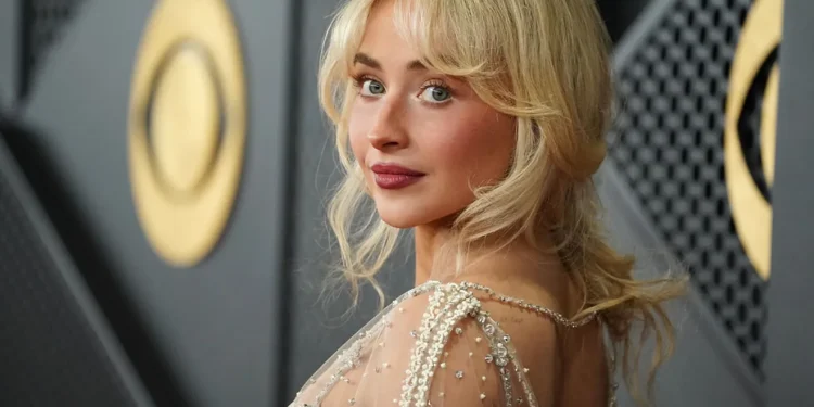 Pse Sabrina Carpenter përdori oksigjen gjatë performancës së saj në Bogota?