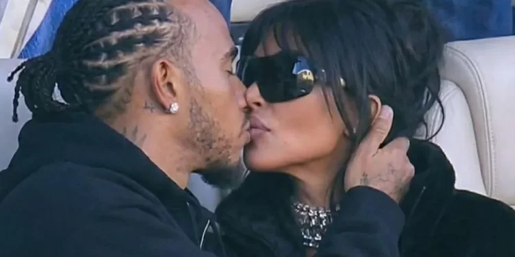 Pse fansat janë të bindur se Kim Kardashian dhe Lewis Hamilton po i çojnë gjërat në një nivel tjetër?