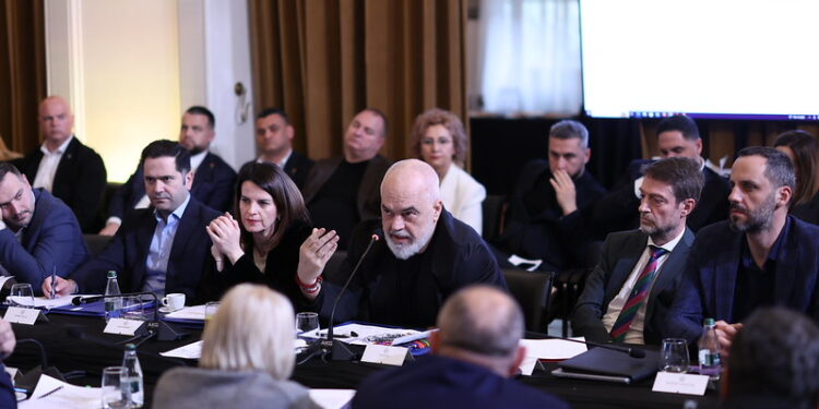 Rama urdhër ministrave dhe deputetëve: Zbrisni në terren, flisni me qytetarët