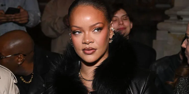 Çfarë po ndodh? Gruaja e përfshirë në të shtënat pranë shtëpisë së Rihanna-s flet për herë të parë